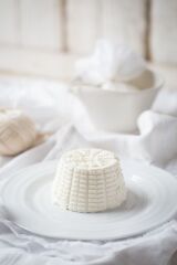 Geleneksel Sepet Peyniri